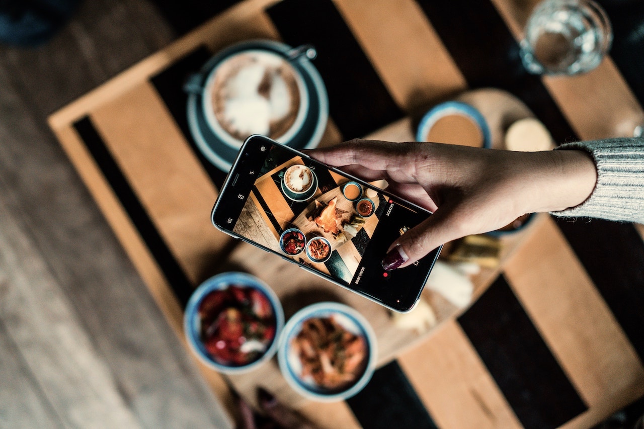 Réseaux Sociaux : 5 astuces pour attirer plus de clients dans votre restaurant